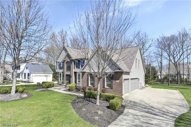 607 Parkside Drive, Avon Lake, OH 44012