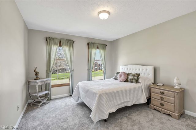 607 Parkside Drive, Avon Lake, OH 44012