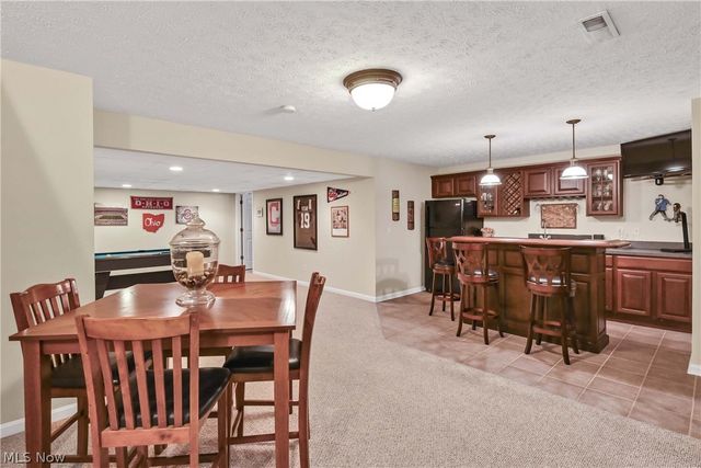 607 Parkside Drive, Avon Lake, OH 44012