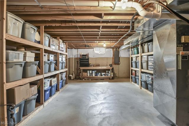 607 Parkside Drive, Avon Lake, OH 44012