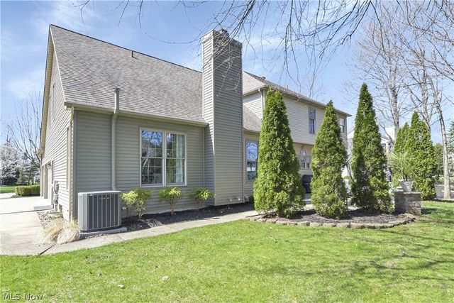 607 Parkside Drive, Avon Lake, OH 44012