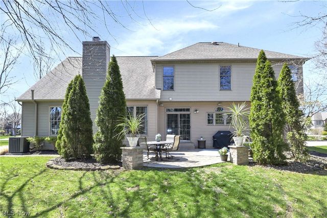 607 Parkside Drive, Avon Lake, OH 44012