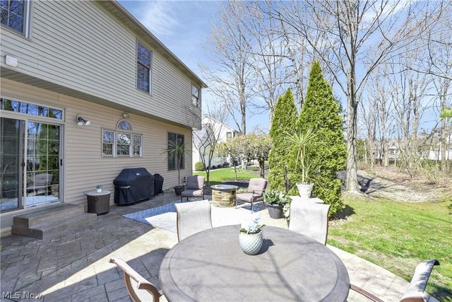 607 Parkside Drive, Avon Lake, OH 44012