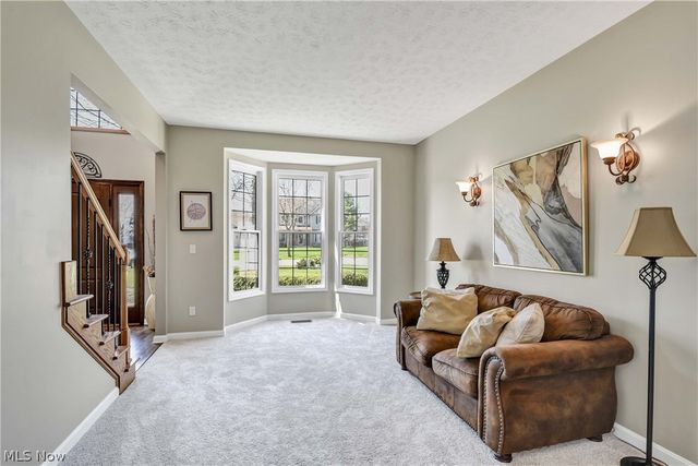 607 Parkside Drive, Avon Lake, OH 44012