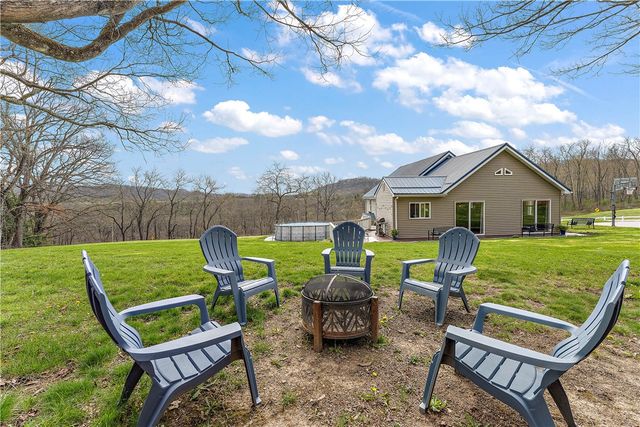 1242 Saxonburg Blvd, West Deer, PA 15084