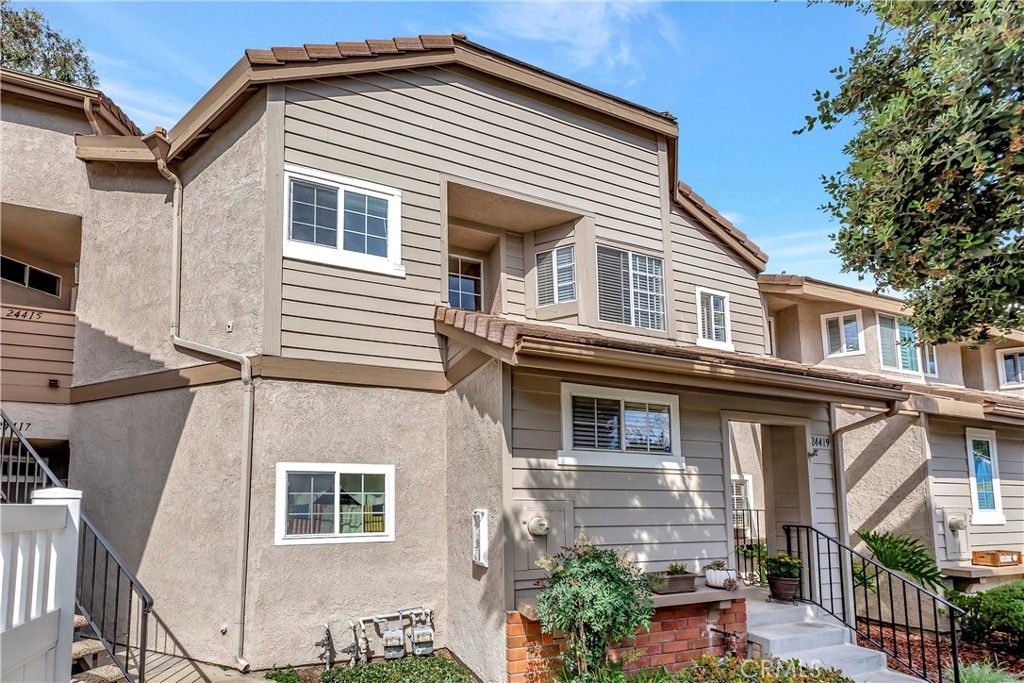 Image 2 of property listing at 24419 Kingston Court, Laguna Hills, CA 92653