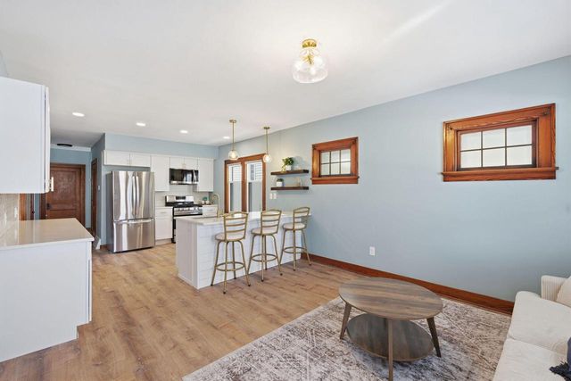 3923 E Morris AVENUE, Cudahy, WI 53110