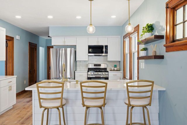 3923 E Morris AVENUE, Cudahy, WI 53110