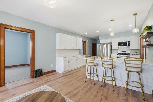 3923 E Morris AVENUE, Cudahy, WI 53110