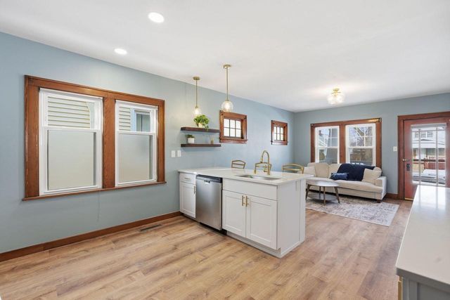 3923 E Morris AVENUE, Cudahy, WI 53110