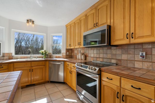 2122 WASATCH BLVD, Sandy, UT 84092