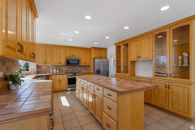 2122 WASATCH BLVD, Sandy, UT 84092
