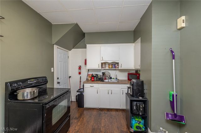 10105 russell Avenue, Garfield Heights, OH 44125