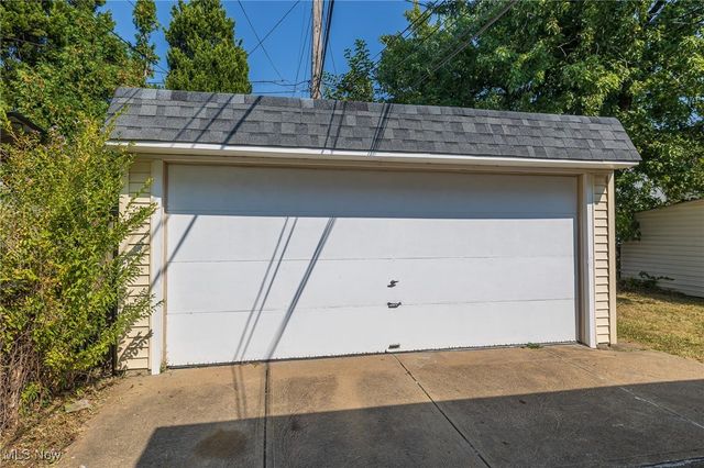 10105 russell Avenue, Garfield Heights, OH 44125