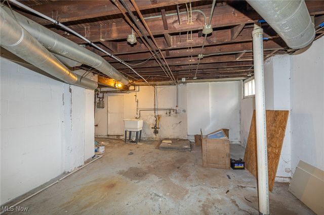 10105 russell Avenue, Garfield Heights, OH 44125