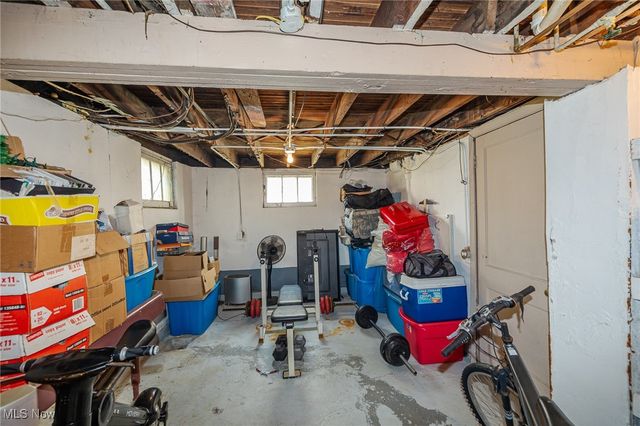 10105 russell Avenue, Garfield Heights, OH 44125