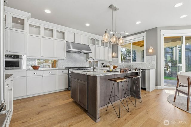 14003 NE 6th Place, Bellevue, WA 98007