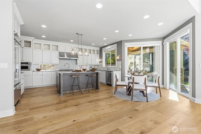 14003 NE 6th Place, Bellevue, WA 98007