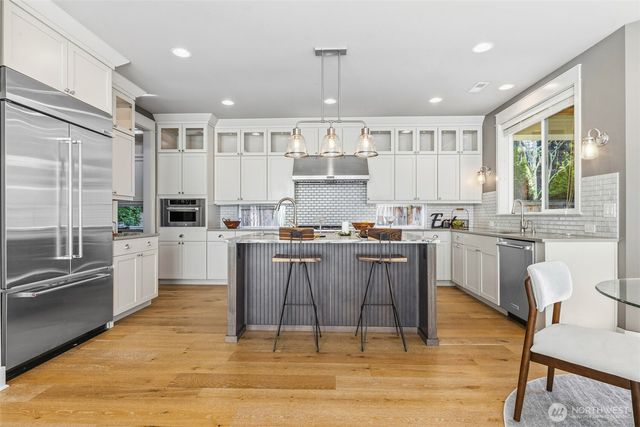 14003 NE 6th Place, Bellevue, WA 98007