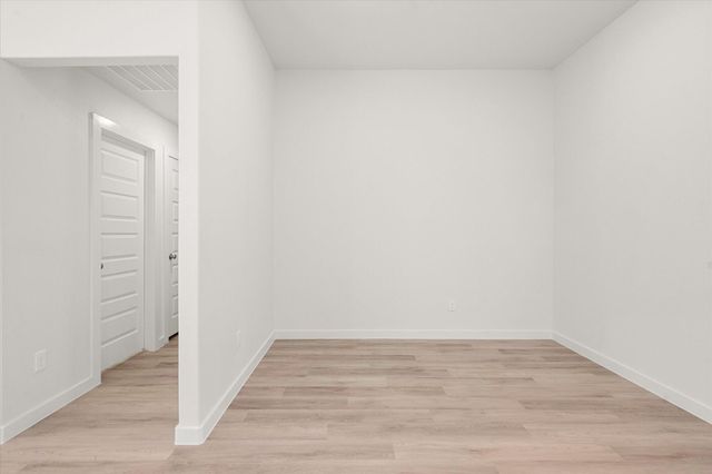 2414 Aberdeen Avenue, Wolfforth, TX 79382