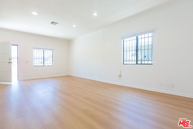 1443 N Mariposa Avenue, Los Angeles, CA 90027