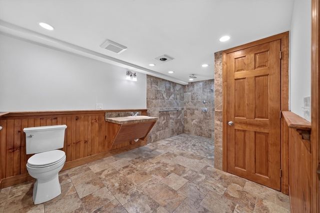 17 Stafford St, Plymouth, MA 02360