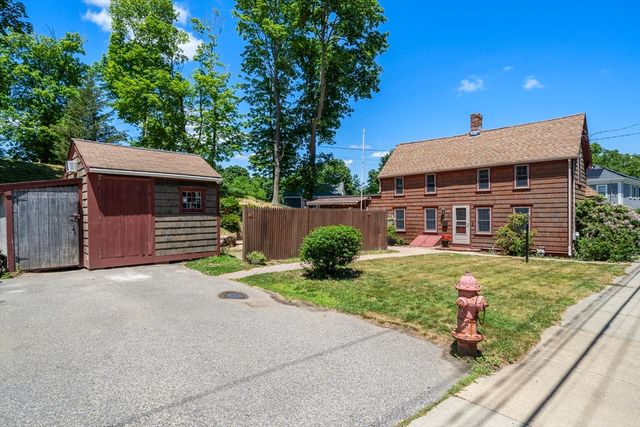 17 Stafford St, Plymouth, MA 02360