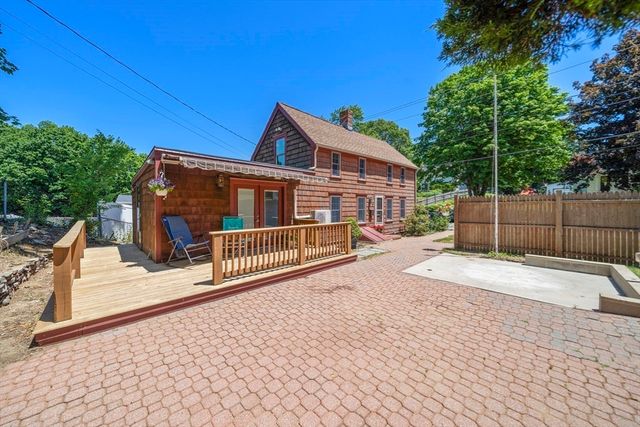 17 Stafford St, Plymouth, MA 02360