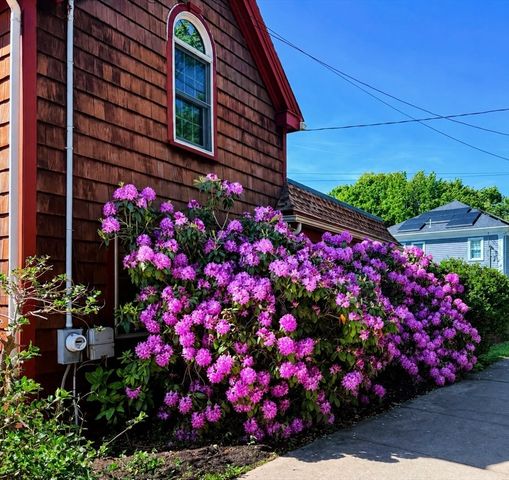 17 Stafford St, Plymouth, MA 02360