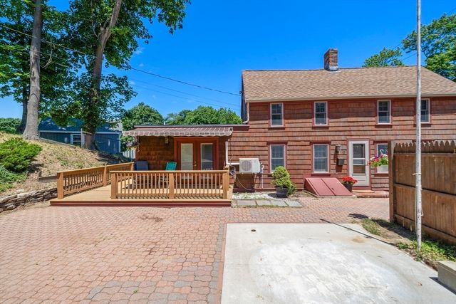 17 Stafford St, Plymouth, MA 02360