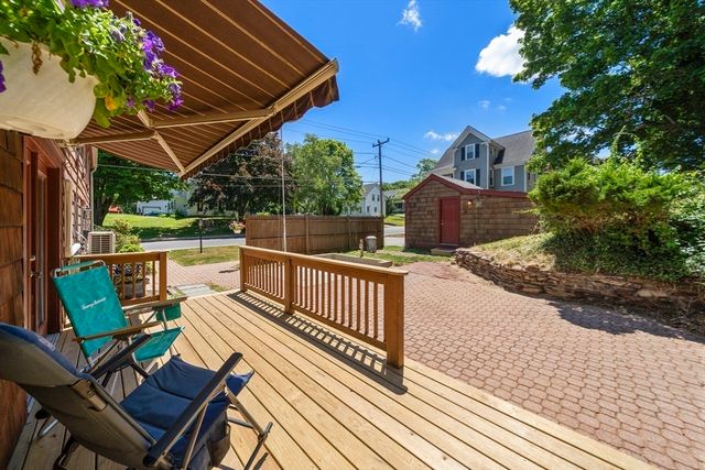 17 Stafford St, Plymouth, MA 02360