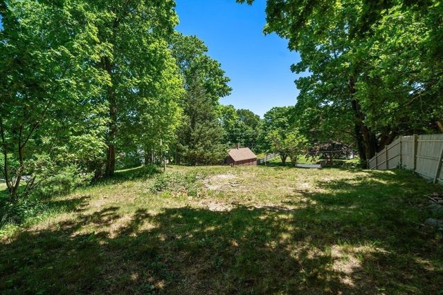 17 Stafford St, Plymouth, MA 02360