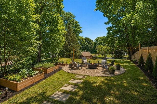 17 Stafford St, Plymouth, MA 02360