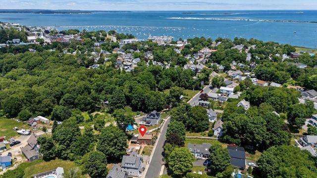 17 Stafford St, Plymouth, MA 02360