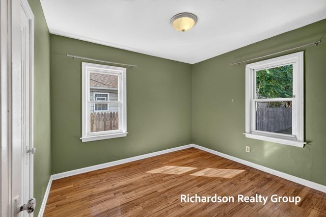1055 NE Crescent Street NE, Grand Rapids, MI 49503