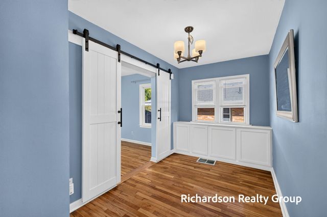 1055 NE Crescent Street NE, Grand Rapids, MI 49503