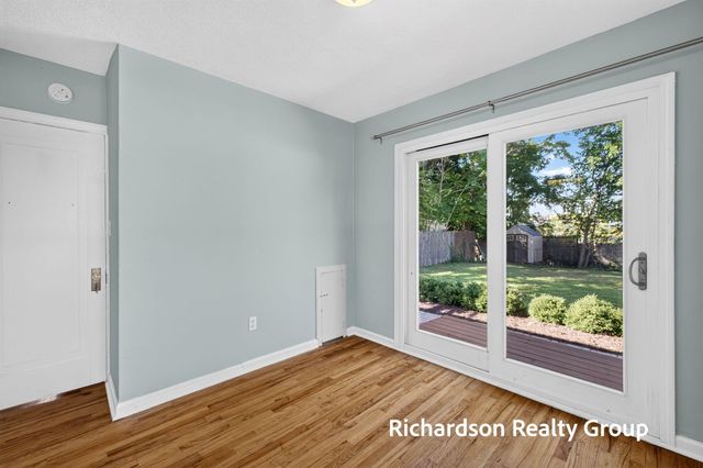 1055 NE Crescent Street NE, Grand Rapids, MI 49503