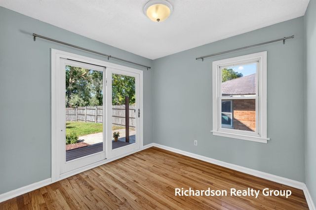 1055 NE Crescent Street NE, Grand Rapids, MI 49503