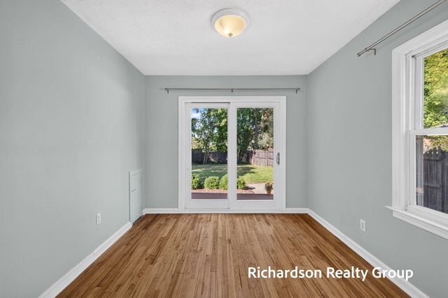 1055 NE Crescent Street NE, Grand Rapids, MI 49503