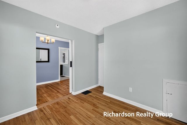 1055 NE Crescent Street NE, Grand Rapids, MI 49503