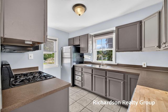 1055 NE Crescent Street NE, Grand Rapids, MI 49503