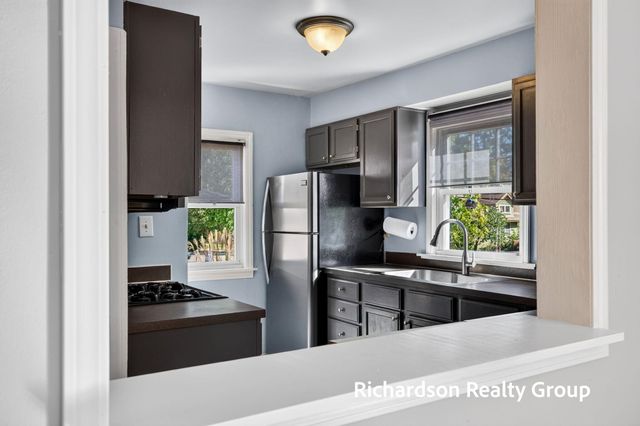 1055 NE Crescent Street NE, Grand Rapids, MI 49503
