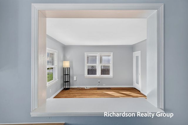 1055 NE Crescent Street NE, Grand Rapids, MI 49503