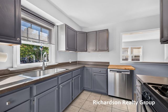 1055 NE Crescent Street NE, Grand Rapids, MI 49503