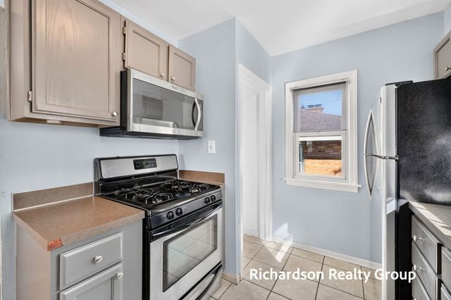 1055 NE Crescent Street NE, Grand Rapids, MI 49503