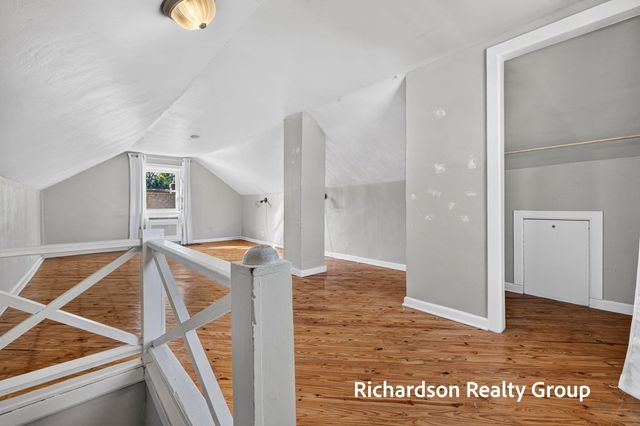 1055 NE Crescent Street NE, Grand Rapids, MI 49503
