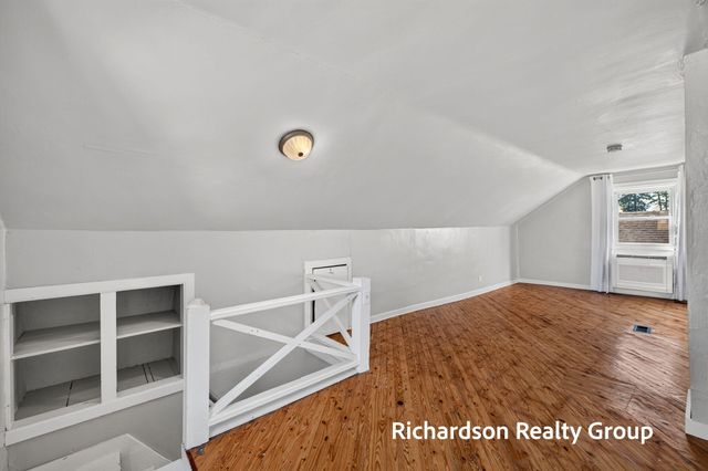 1055 NE Crescent Street NE, Grand Rapids, MI 49503