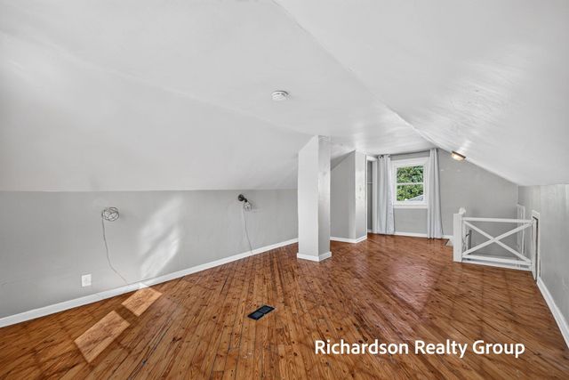 1055 NE Crescent Street NE, Grand Rapids, MI 49503