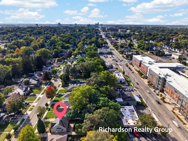 1055 NE Crescent Street NE, Grand Rapids, MI 49503