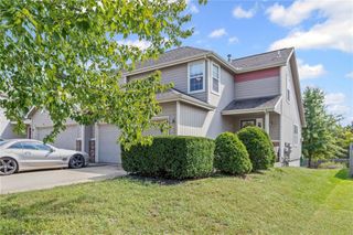 1526 Legend Trail Drive B, Lawrence, KS 66047
